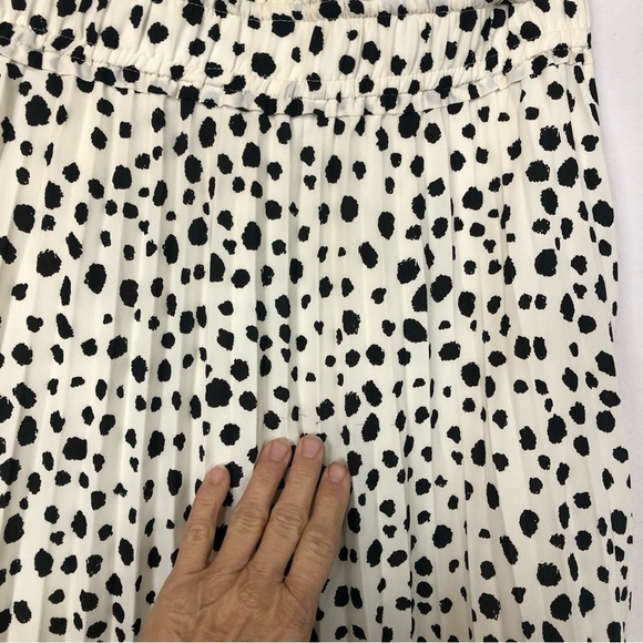 Altar’d state Women’s Skirt Pleated Lined Wide Band Front Tie Spotted - Picture 6 of 11